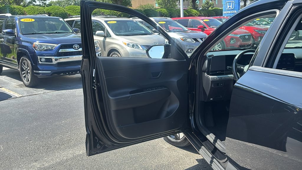 Used 2025 Hyundai Kona SEL AWD/4WD image 11