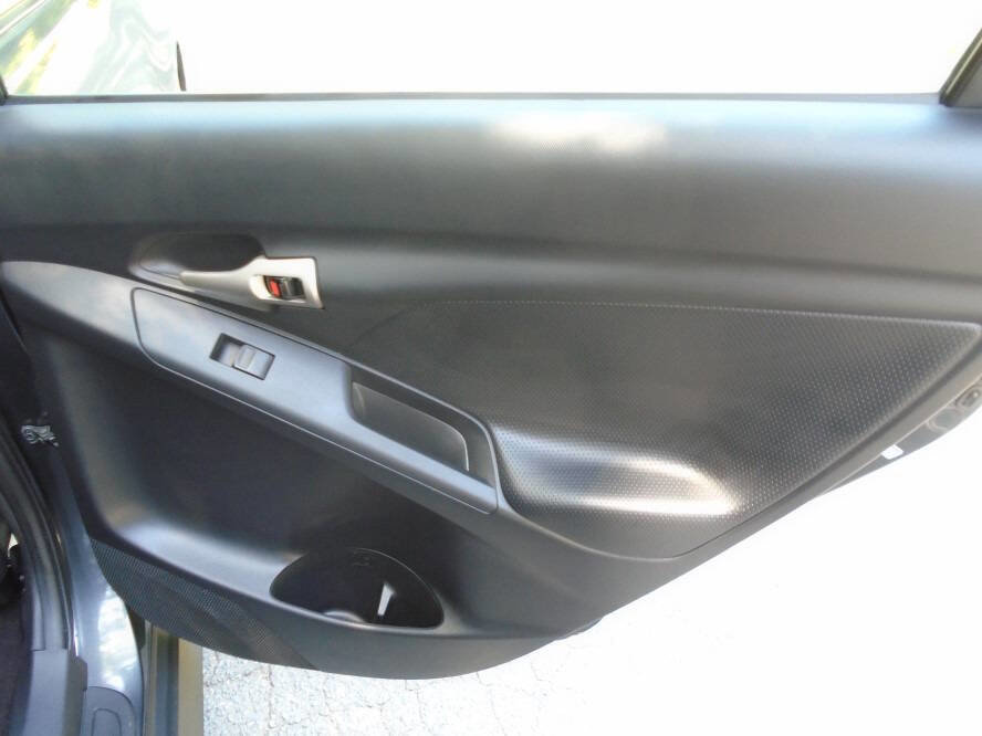 Used 2009 Pontiac Vibe w/ Preferred Package FWD image 20