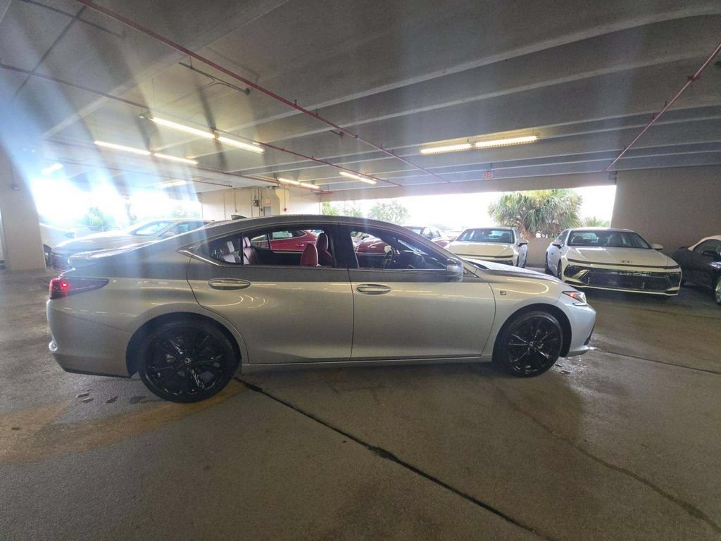 Used 2024 Lexus ES 350 F Sport w/ Accessory Package (Z2) FWD image 4