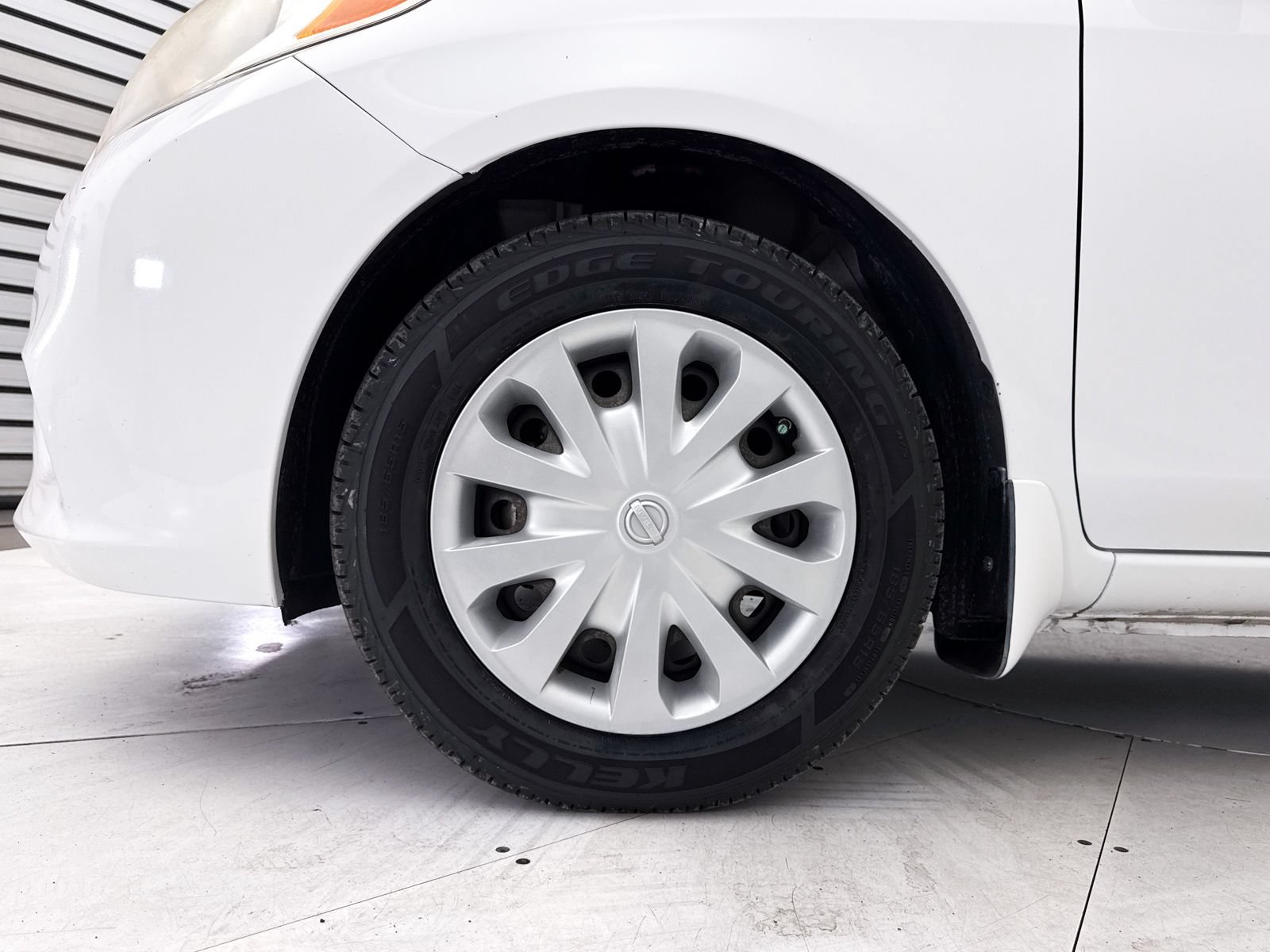 Used 2014 Nissan Versa SV FWD image 8