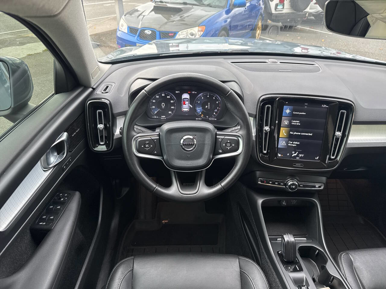 Used 2020 Volvo XC40 T5 Momentum w/ Protection Package Premier image 25