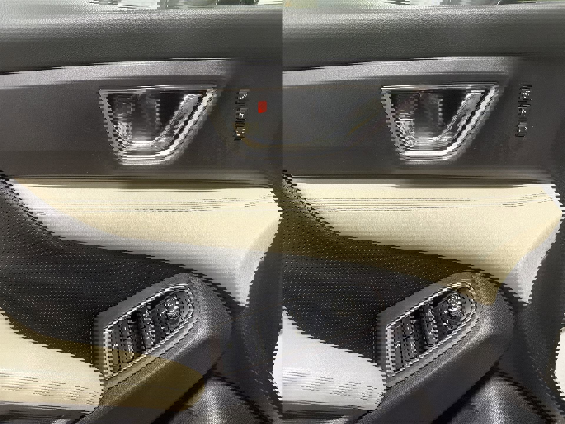 Used 2021 Subaru Ascent Limited w/ Technology Package image 30