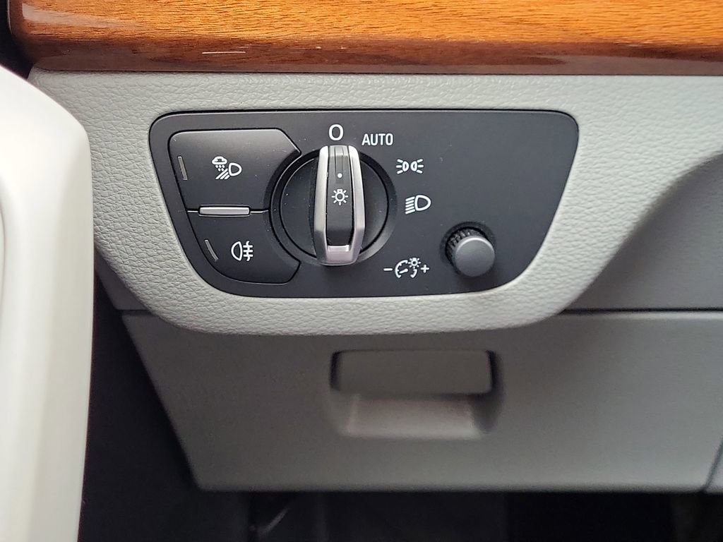 Used 2021 Audi Q5 e Premium Plus w/ Premium Plus Package image 30