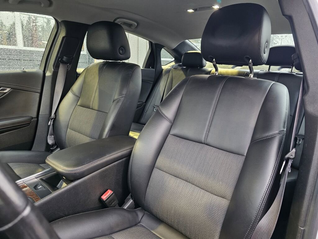 Used 2015 Chevrolet Impala LT FWD image 22