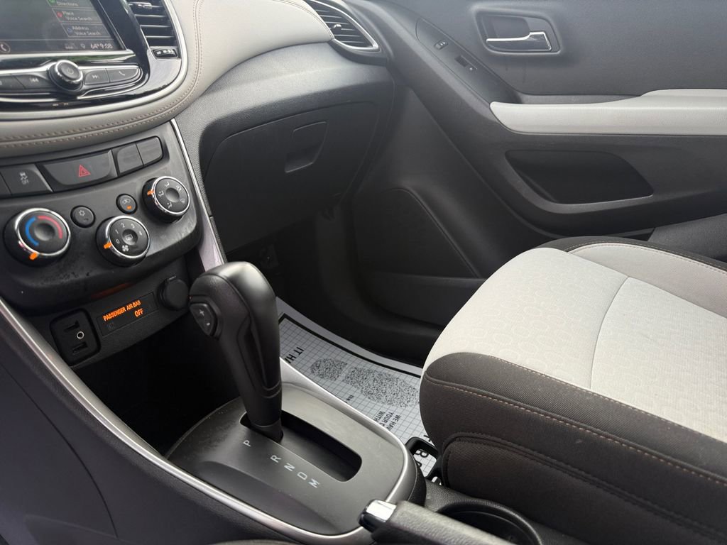 Used 2022 Chevrolet Trax LS w/ Tint and Cruise Package image 30