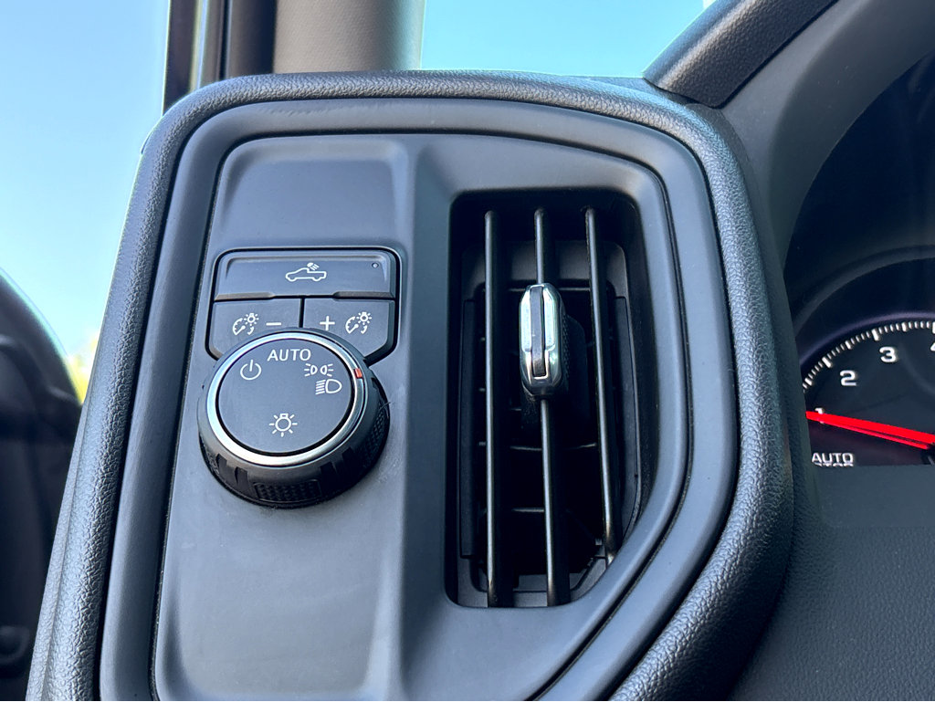 Used 2022 Chevrolet Silverado 1500 Custom image 8