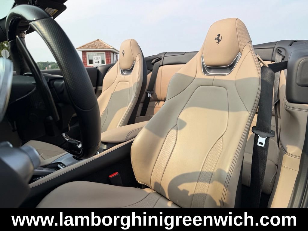 Used 2019 Ferrari Portofino RWD image 25