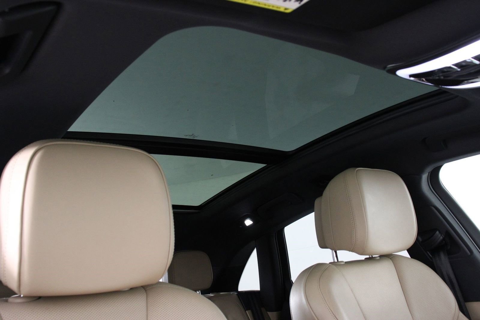 Certified 2023 Porsche Macan S image 25