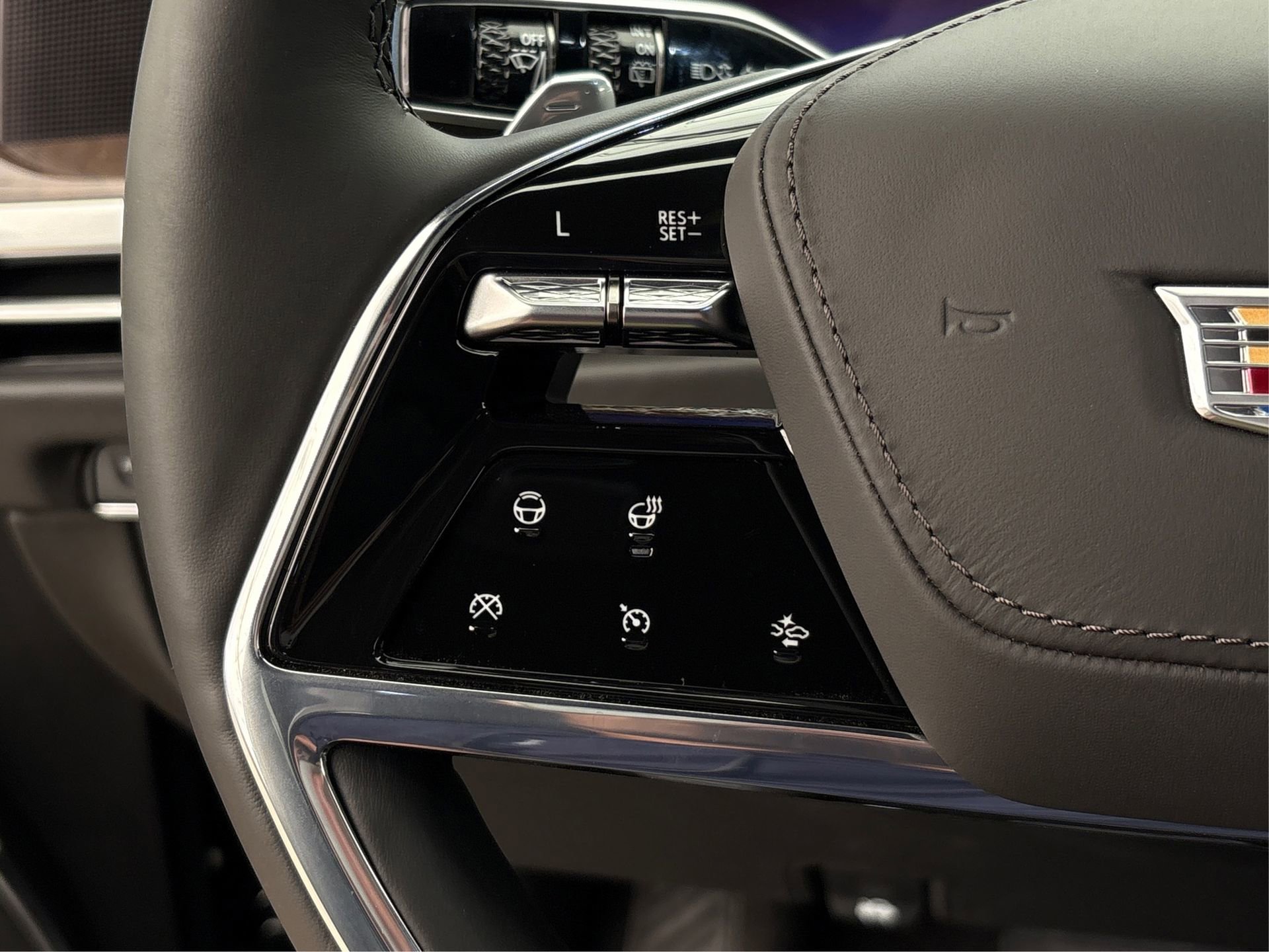 New 2025 Cadillac Escalade ESV Sport Platinum image 30