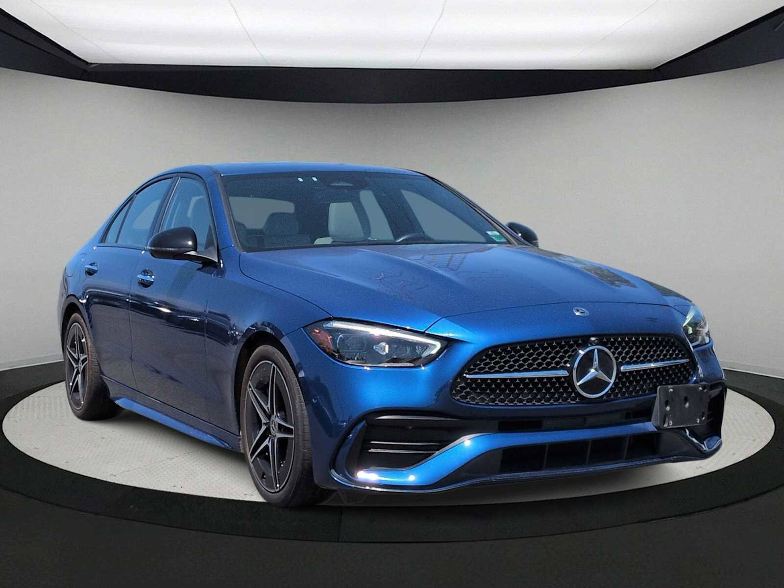 Used 2022 Mercedes-Benz C 300 4MATIC Sedan image 2