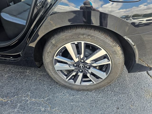 Used 2023 Nissan Versa SV FWD image 12