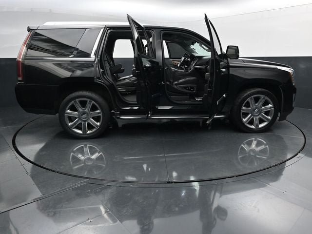 Used 2020 Cadillac Escalade Luxury AWD/4WD image 39