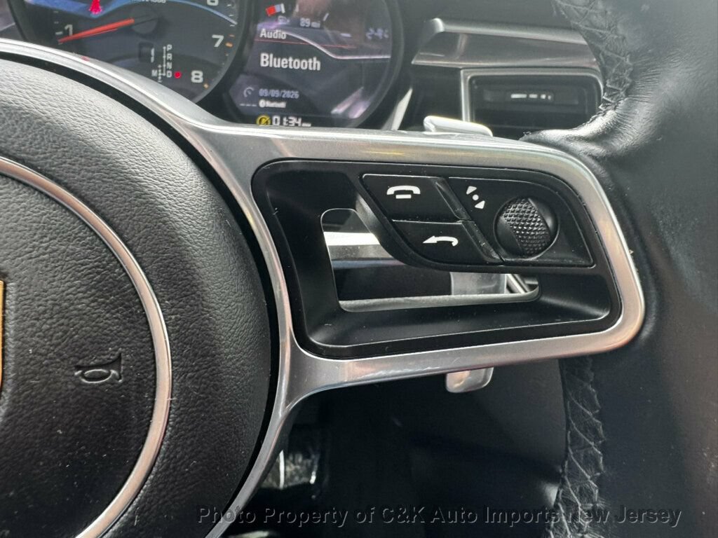 Used 2017 Porsche Macan AWD/4WD image 32