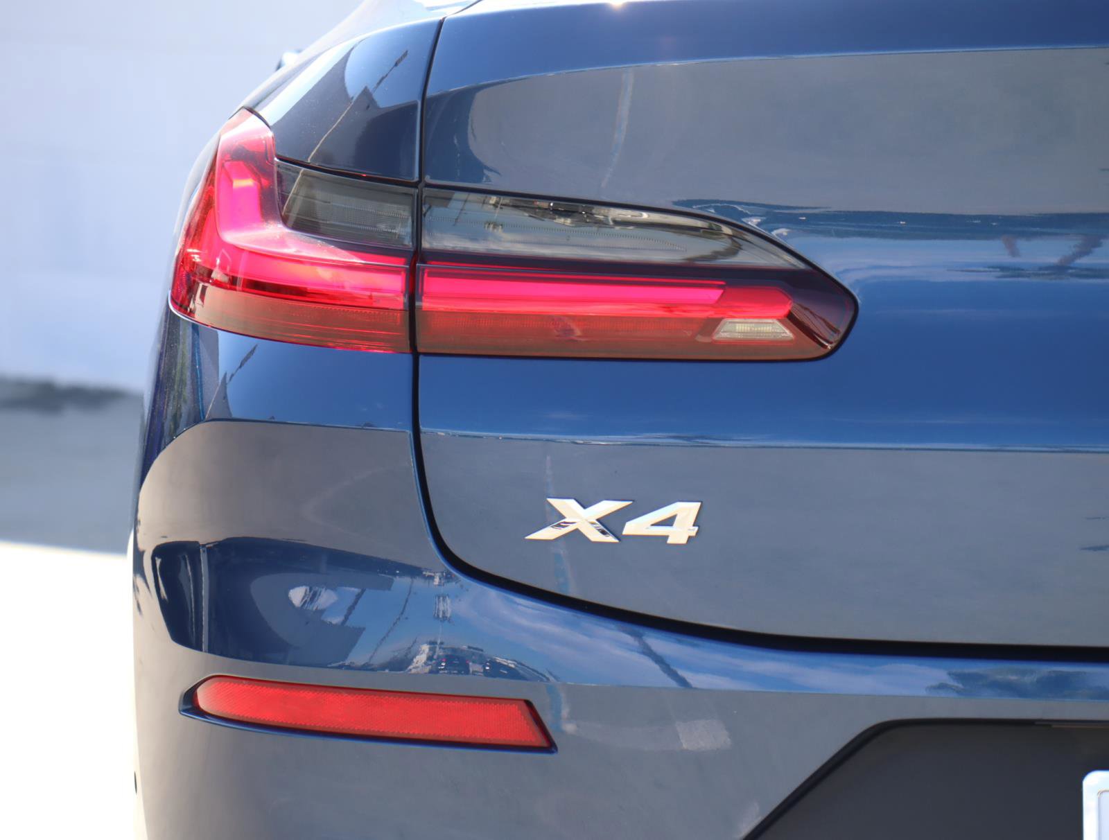 Used 2024 BMW X4 xDrive30i image 5