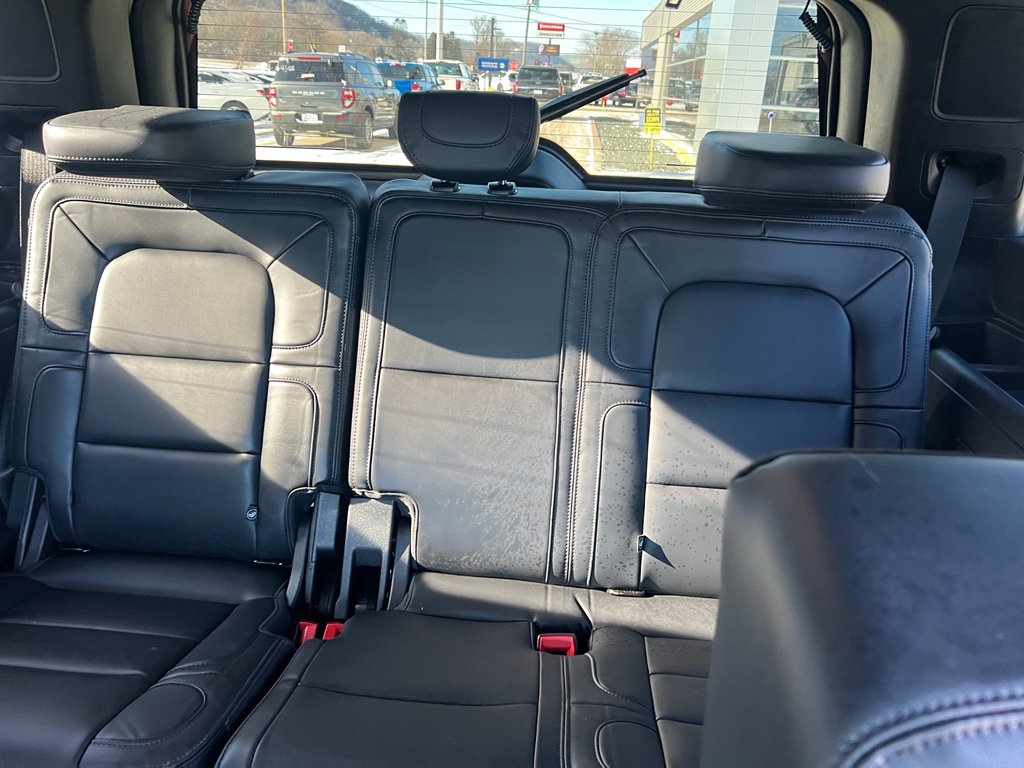 Used 2024 Lincoln Navigator Reserve AWD/4WD image 7