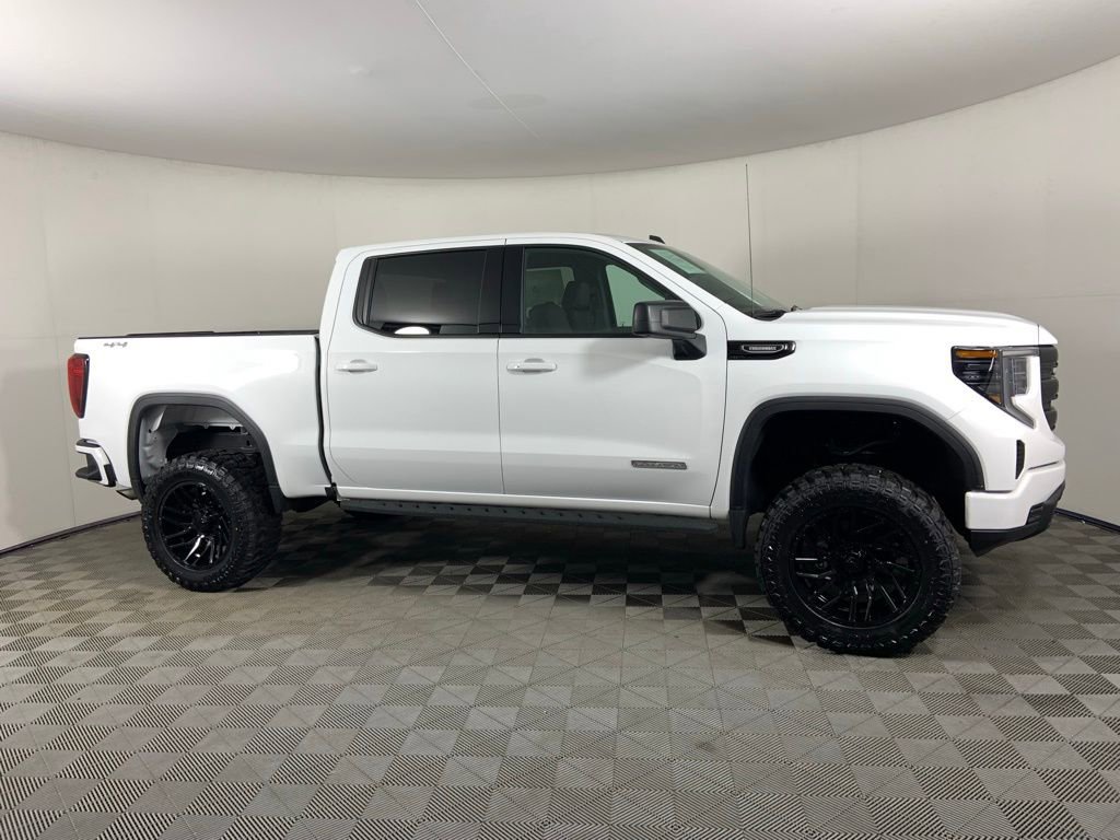 Used 2026 GMC Sierra 1500 Elevation image 2