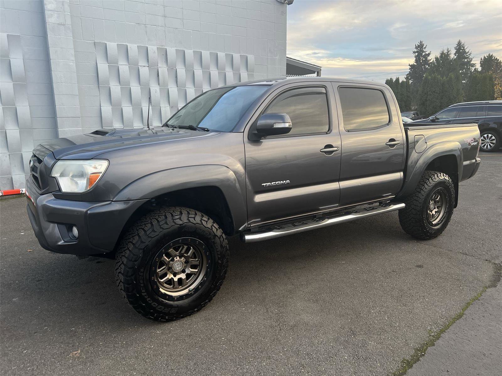 Used 2012 Toyota Tacoma 4x4 Double Cab image 1