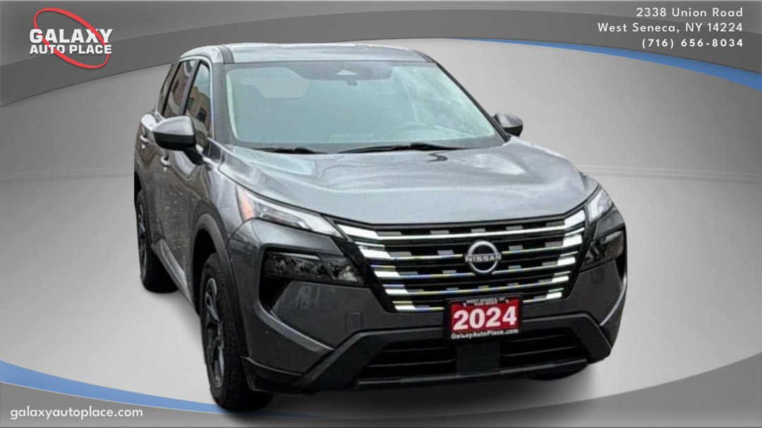 Used 2024 Nissan Rogue SV image 3