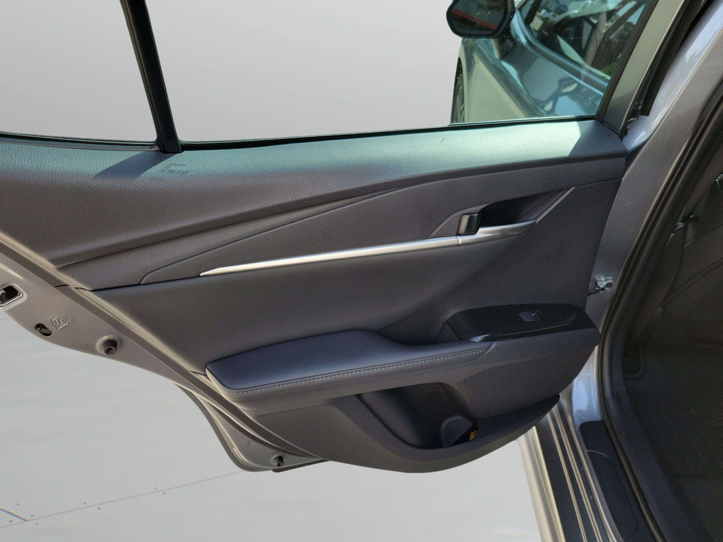 Used 2025 Toyota Camry XSE FWD image 24