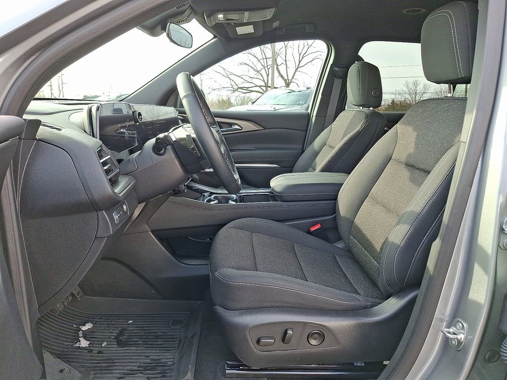 New 2025 Chevrolet Traverse LT w/ Driver Confidence Package image 15