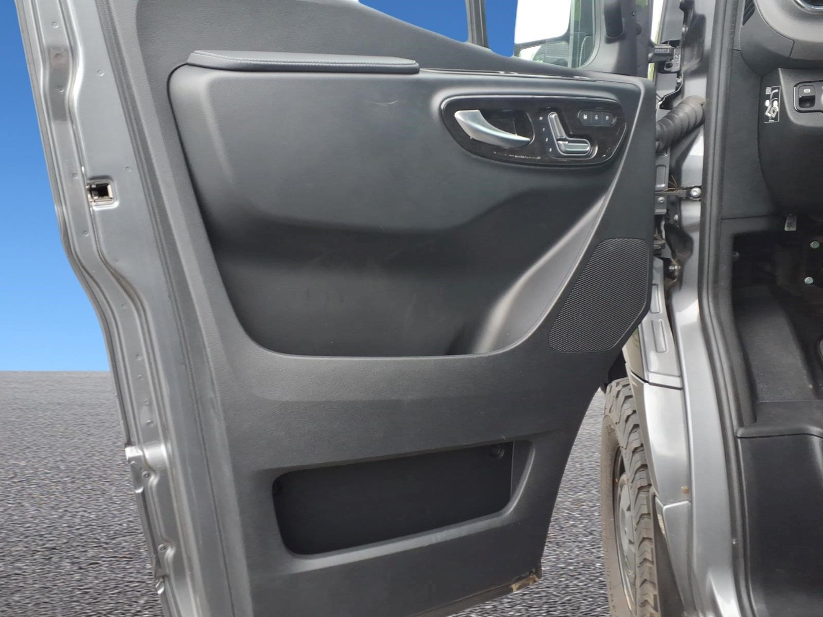 Used 2023 Mercedes-Benz Sprinter 2500 image 22