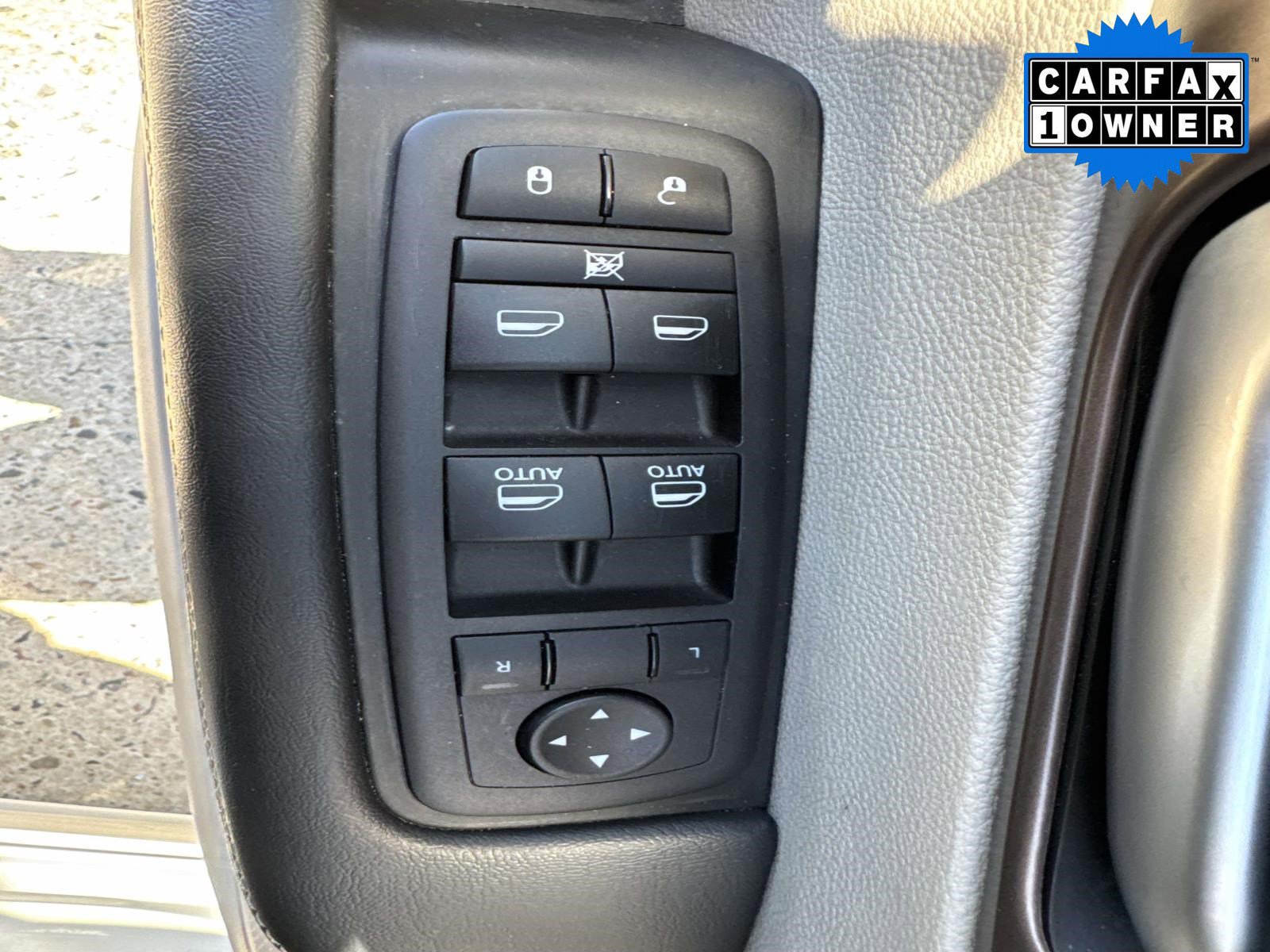 Used 2024 Chrysler Voyager LX image 19