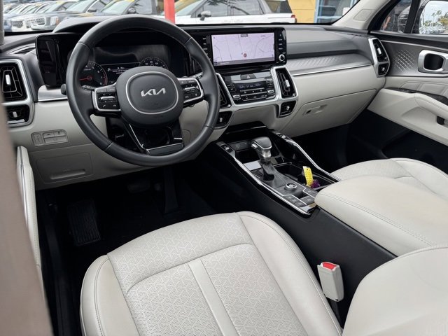Certified 2022 Kia Sorento SX image 17