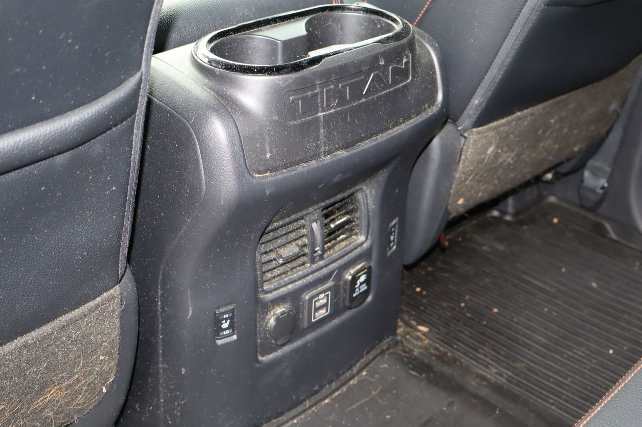 Used 2024 Nissan Titan PRO-4X w/ Pro-4x Convenience Package image 19