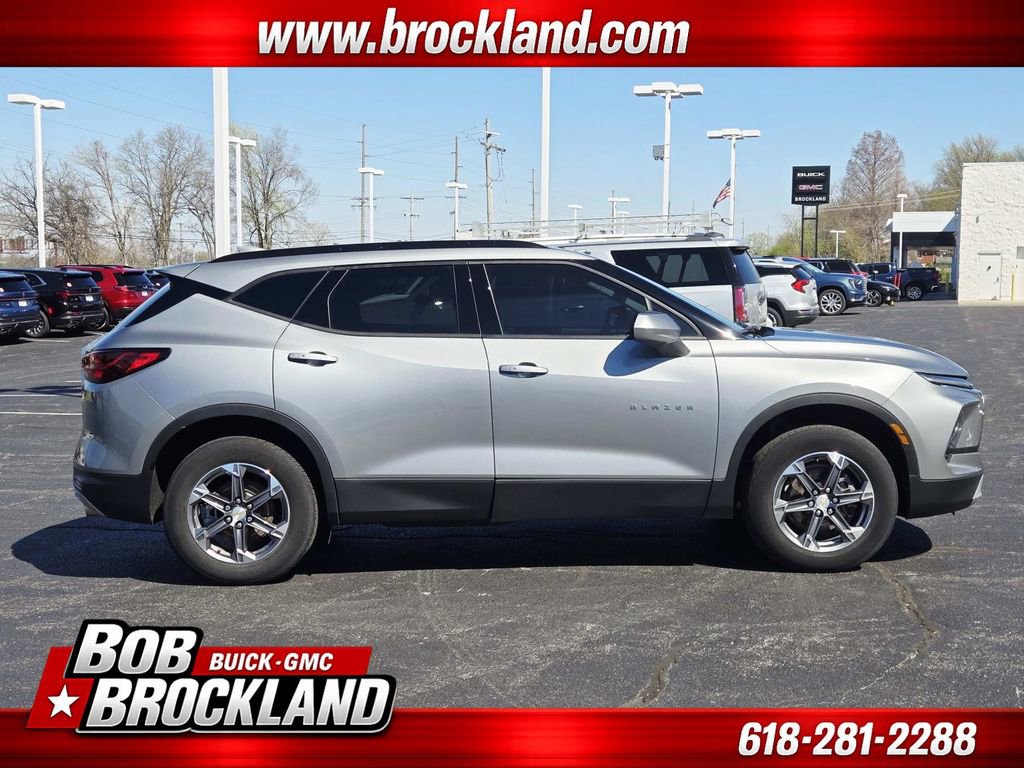Used 2024 Chevrolet Blazer LT w/ Convenience Package image 2