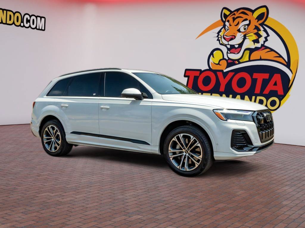 Used 2025 Audi Q7 2.0T Premium Plus w/ Premium Plus Package AWD/4WD image 3