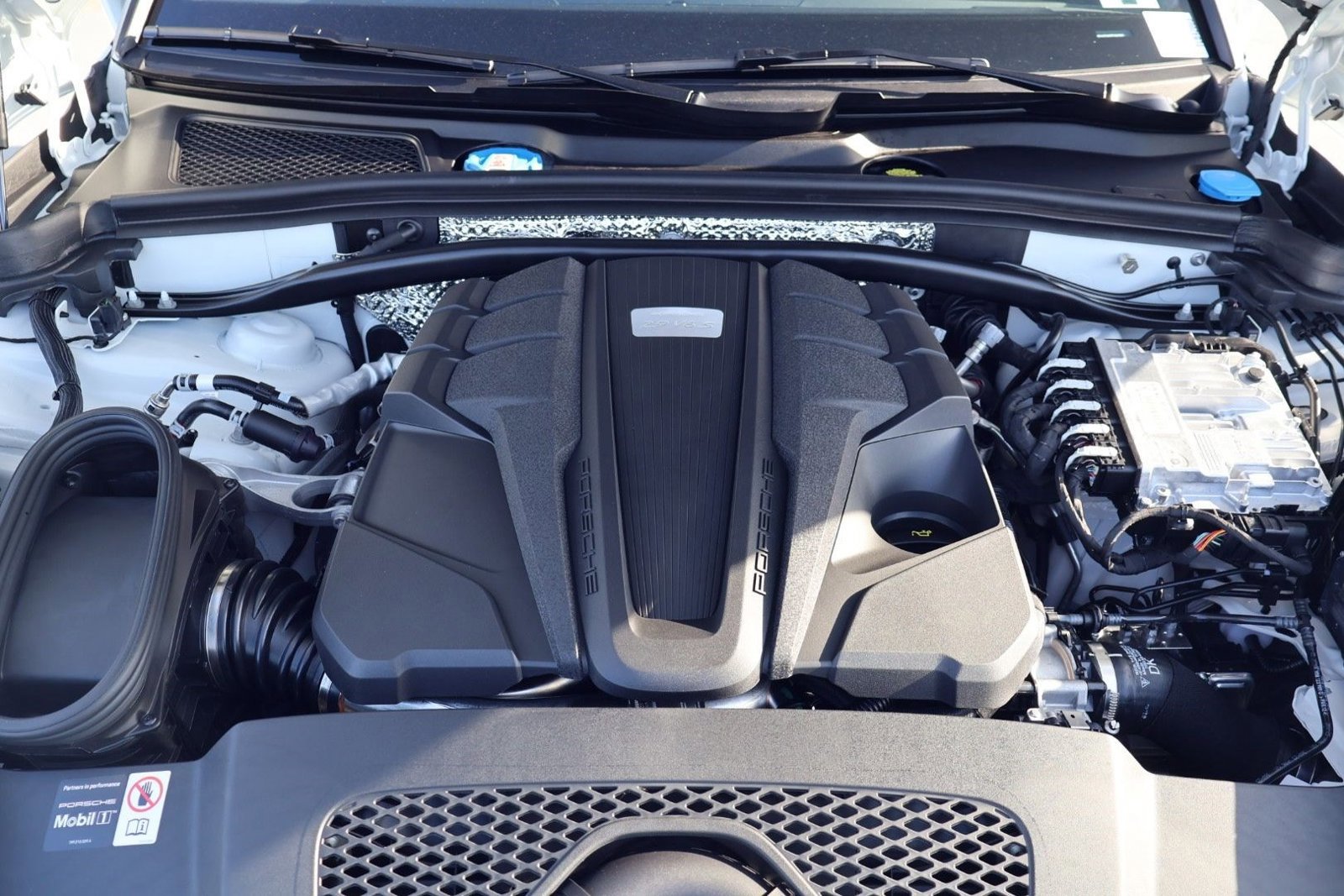 New 2026 Porsche Macan S image 26