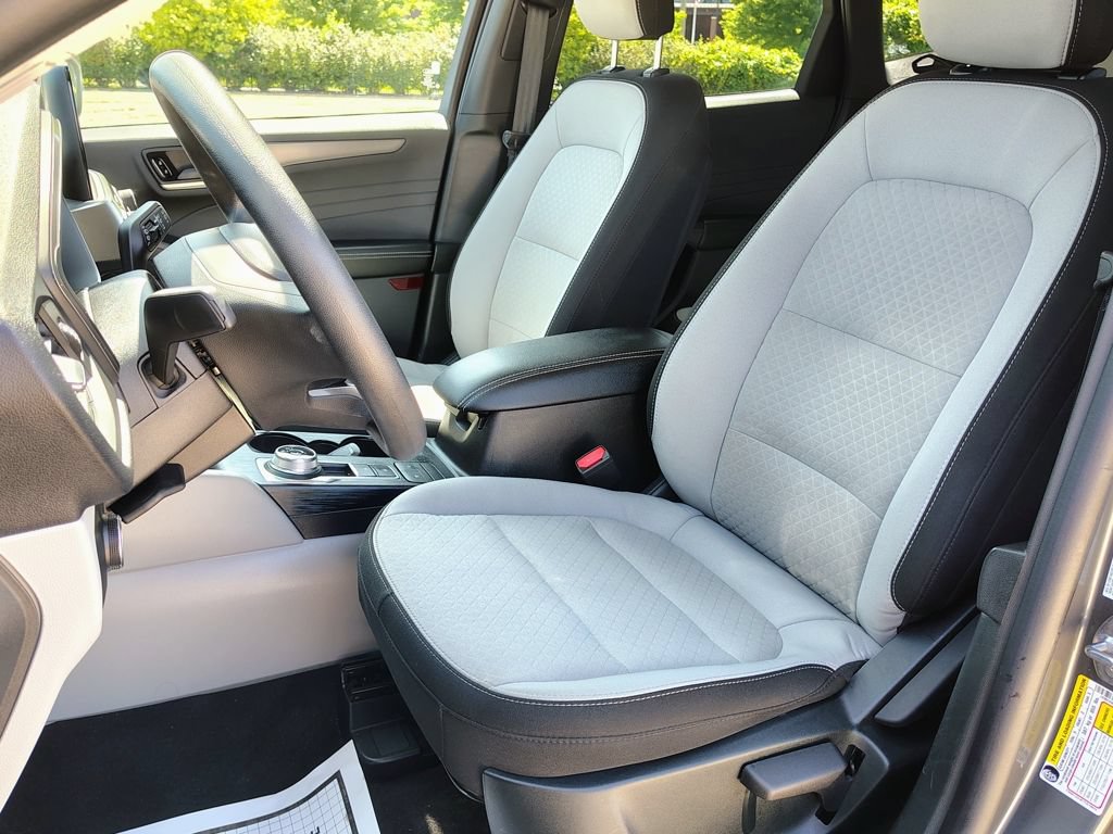 Used 2025 Ford Escape Active AWD/4WD image 18