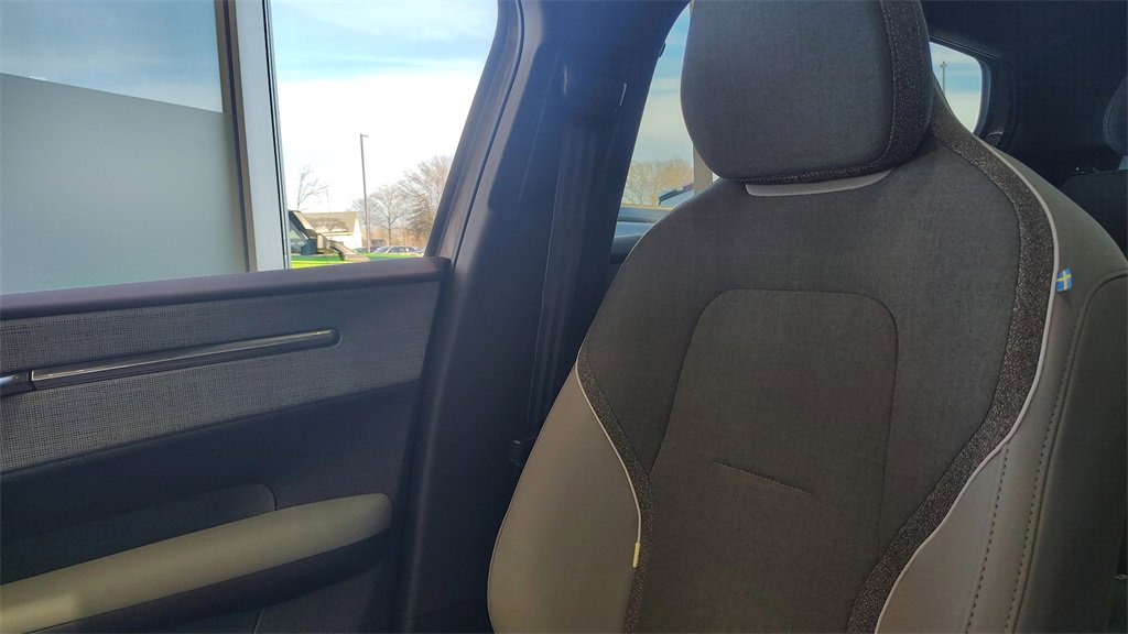 New 2026 Volvo EX30 Cross Country Ultra image 18