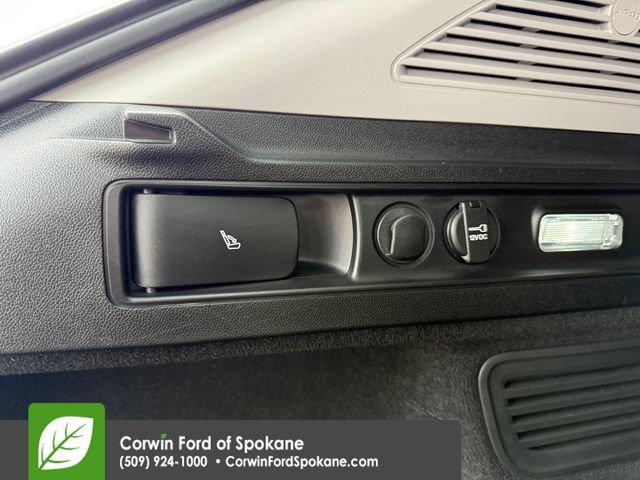 Used 2018 Alfa Romeo Stelvio AWD image 19