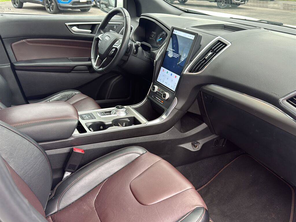 Used 2022 Ford Edge Titanium w/ Equipment Group 301A AWD/4WD image 10