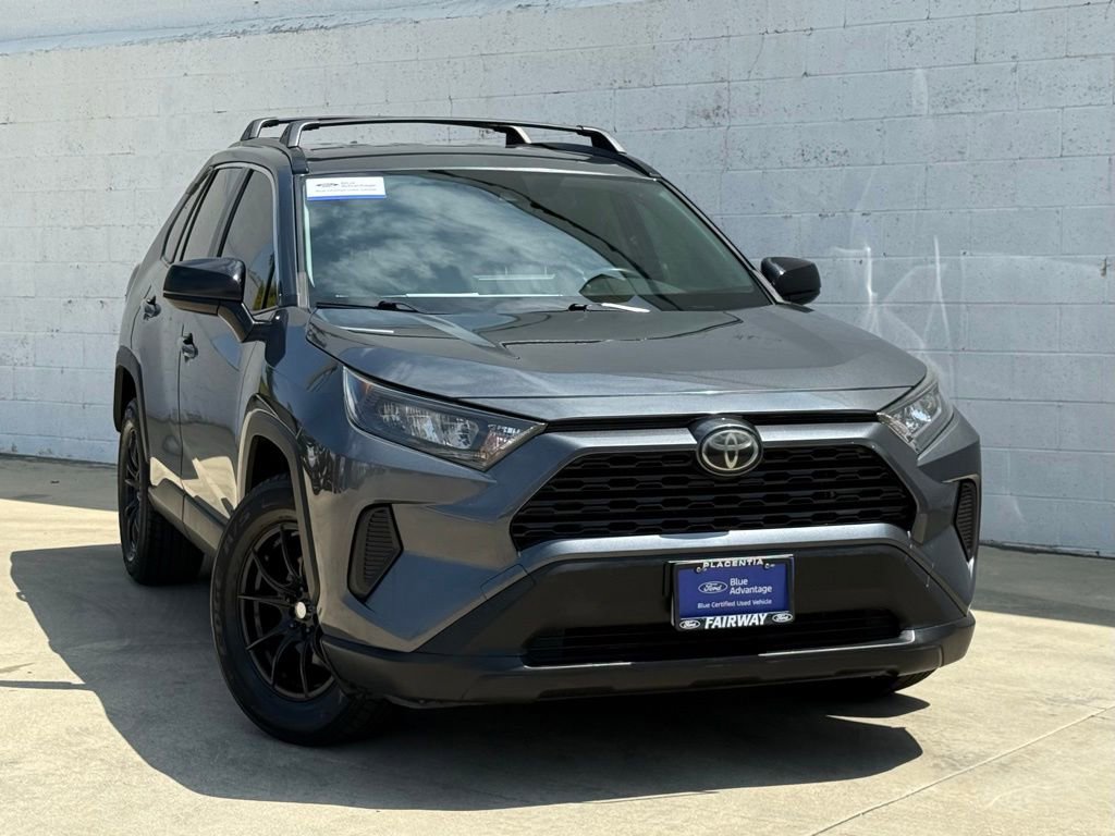 Used 2019 Toyota RAV4 LE w/ Carpet Mat Package FWD image 3