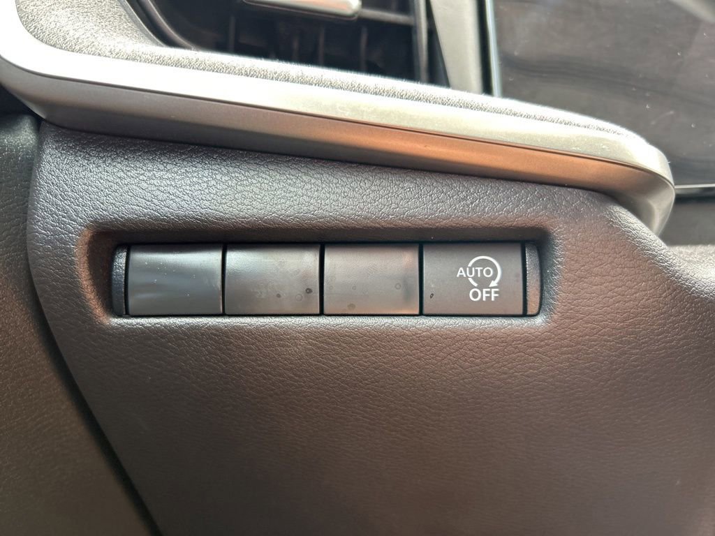 Used 2025 Nissan Kicks SV FWD image 28