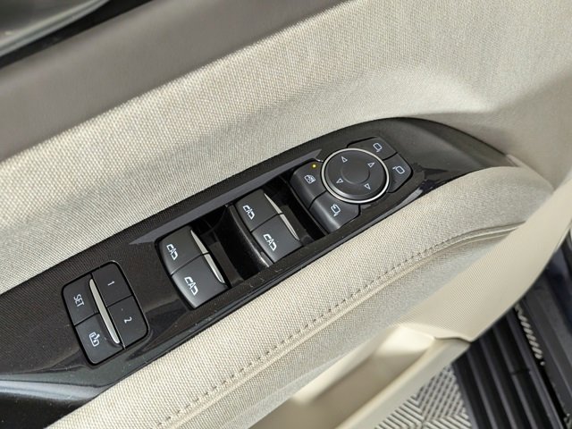 Used 2021 Cadillac Escalade ESV Sport Platinum image 17