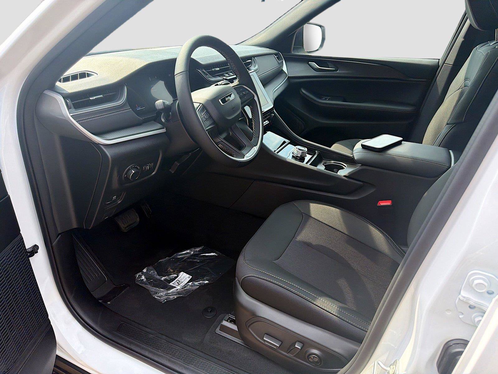 New 2026 Jeep Grand Cherokee Laredo X AWD/4WD image 26