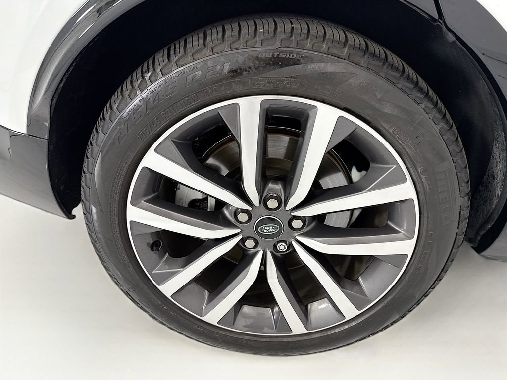 Used 2024 Land Rover Discovery Dynamic SE image 33