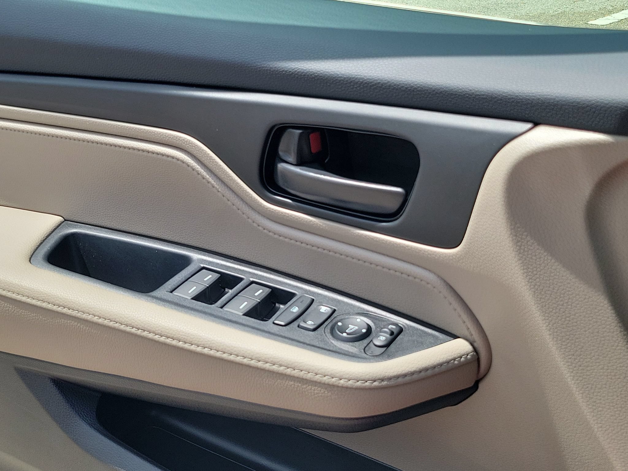 Used 2023 Honda Odyssey EX image 19