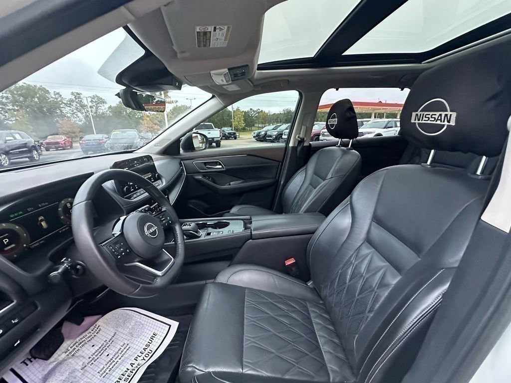 Used 2022 Nissan Rogue Platinum w/ Head-Up Display Package image 9