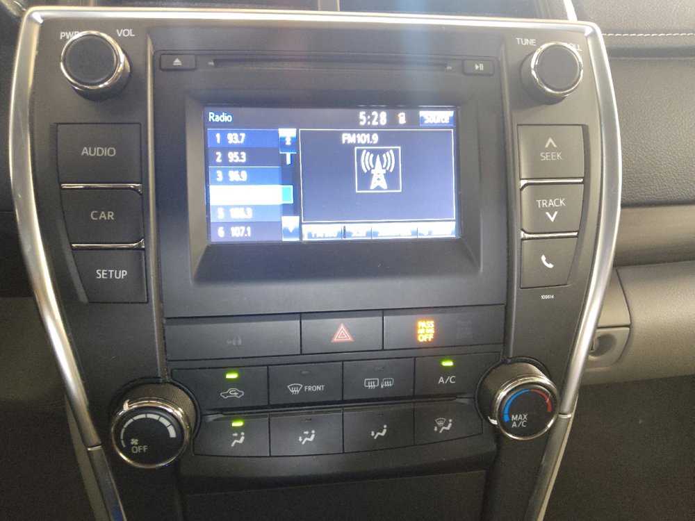 Used 2017 Toyota Camry LE FWD image 25