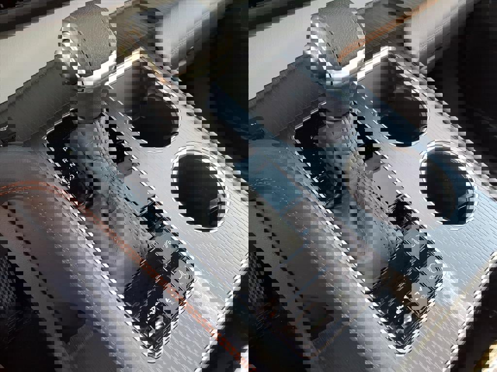 Used 2022 Toyota Sienna XSE image 22