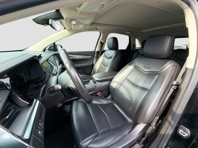 Used 2019 Cadillac XT5 Luxury w/ LPO, Black Ice Package AWD/4WD image 11