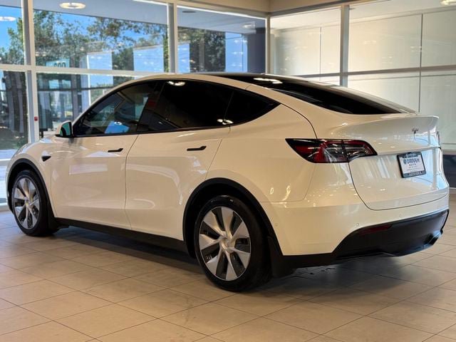 Used 2022 Tesla Model Y Long Range AWD/4WD image 14