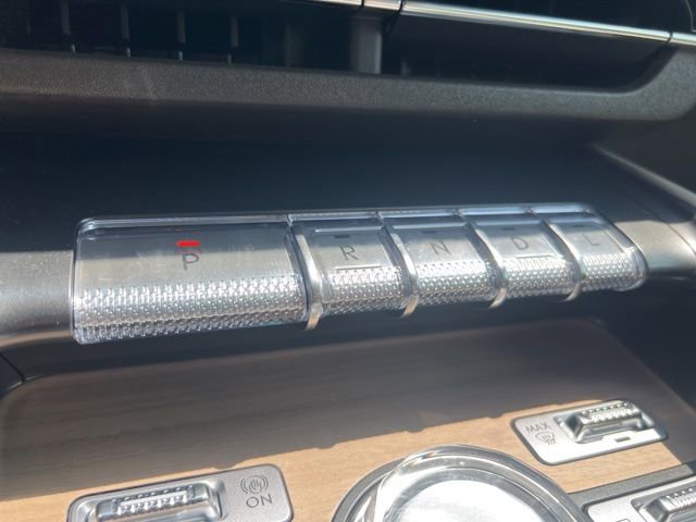 Used 2025 Lincoln Nautilus Reserve image 14