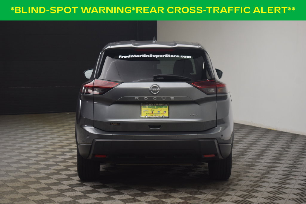 Used 2025 Nissan Rogue SV AWD/4WD image 6