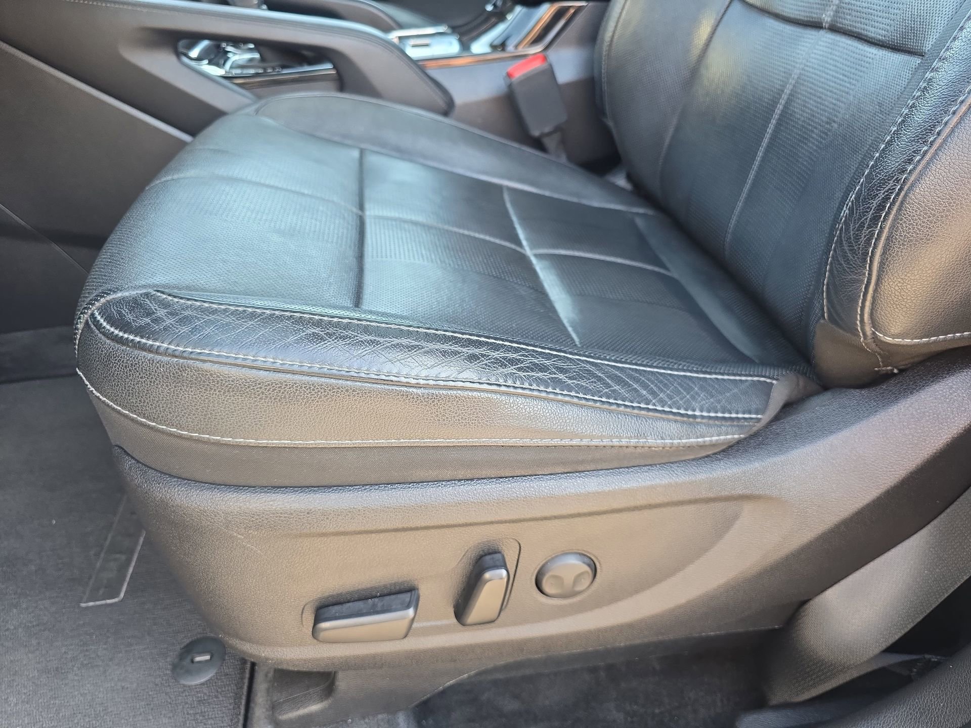 Used 2020 Kia Telluride EX w/ EX Premium Package FWD image 27
