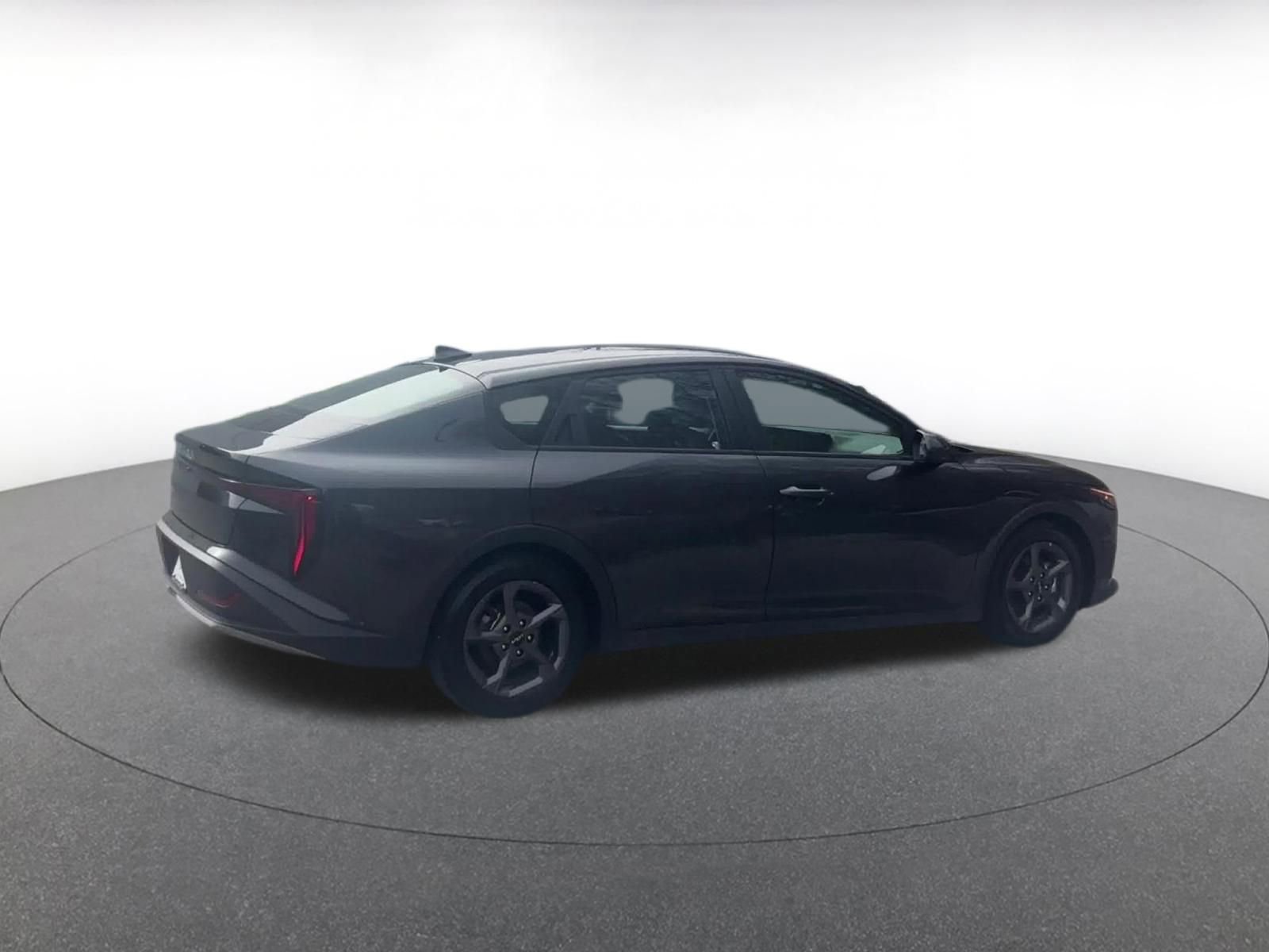 Used 2025 Kia K4 LXS image 14